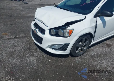 2015 Chevrolet Sonic Rs Auto z USA, uszkodzony, nr VIN 1G1JG5SB4F4177978